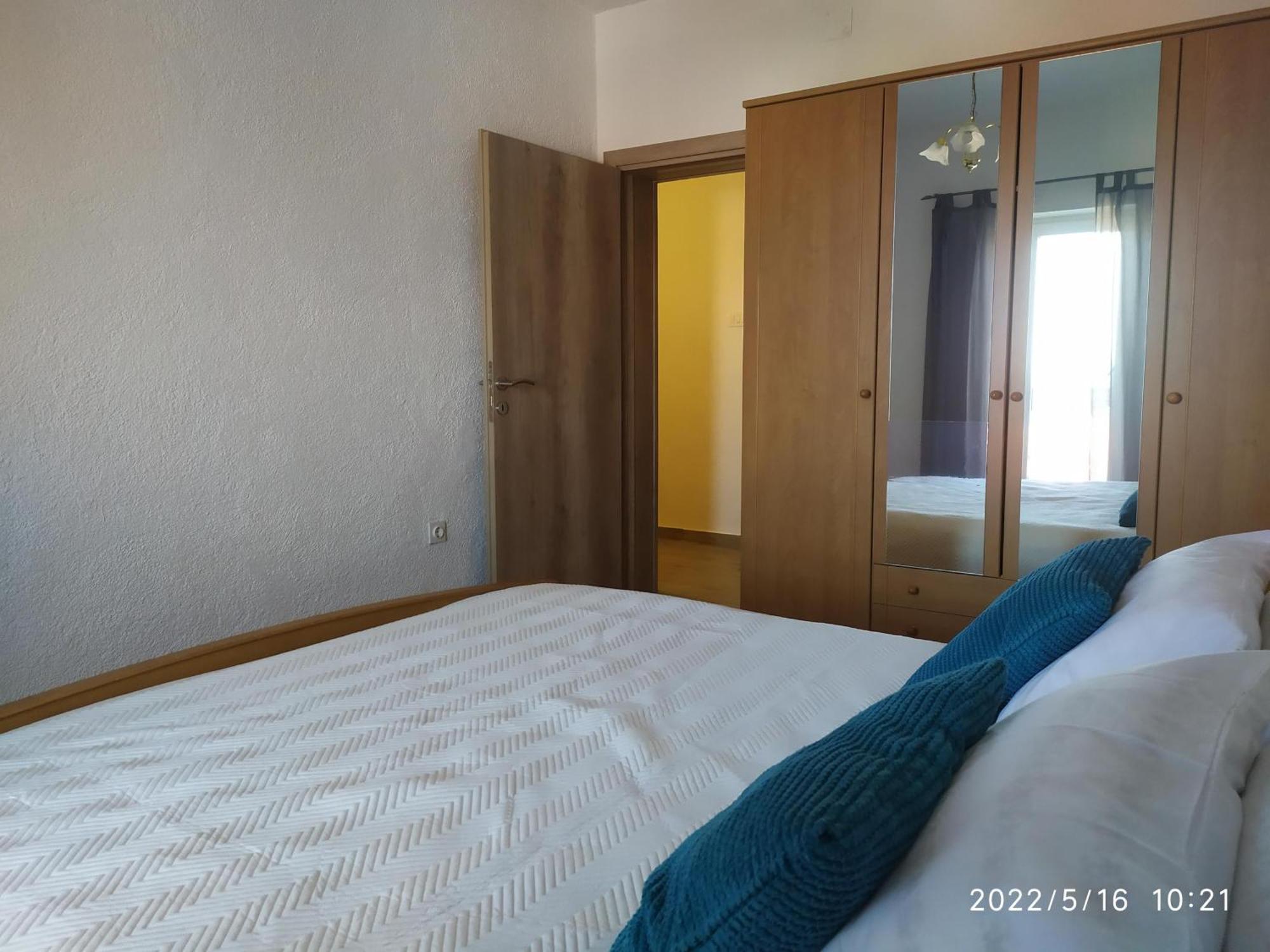 Apartments And Room Suza Senj  Bagian luar foto
